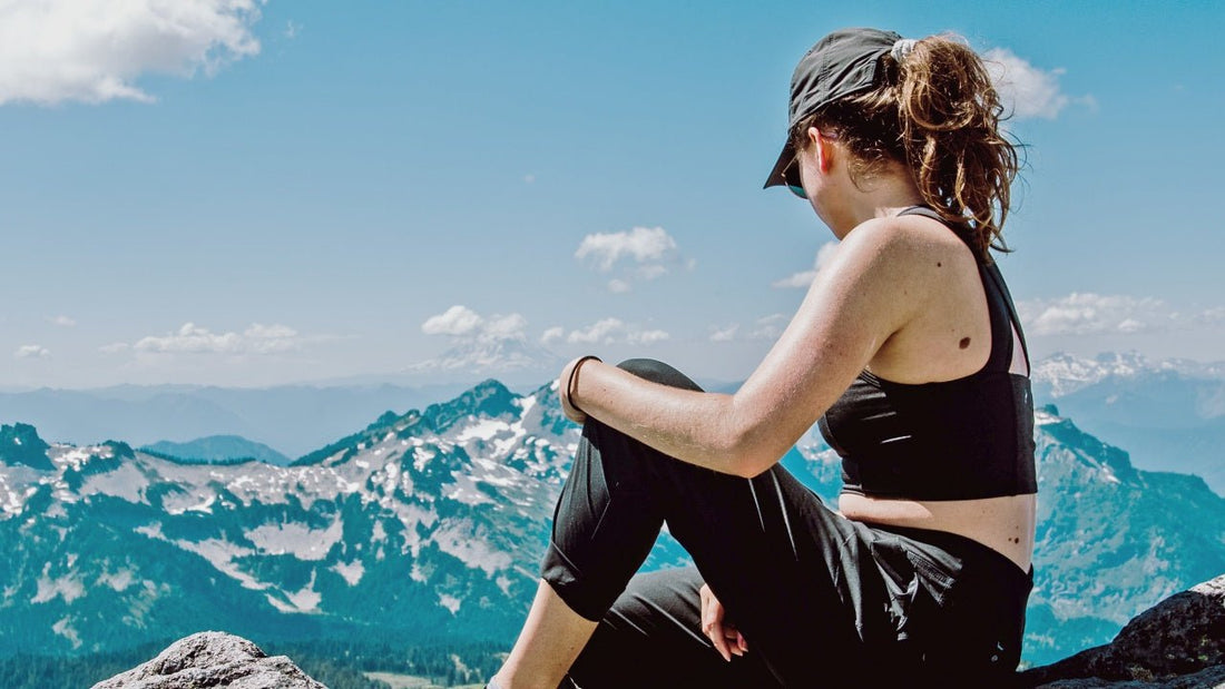 What to Wear Hiking in Summer? 10 Best Hiking Outfits For Women - MYSILVERWIND