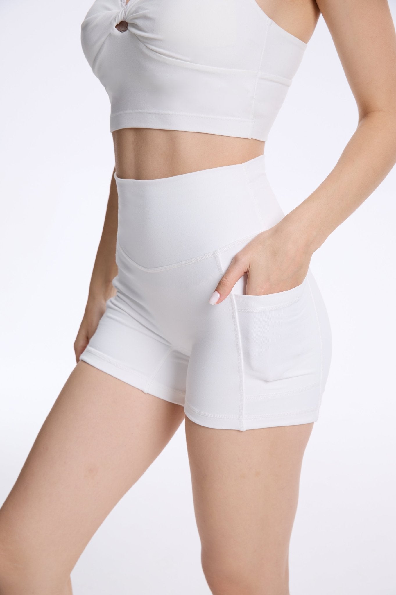 AirEase High - waisted Shorts with Pockets - White - MYSILVERWIND