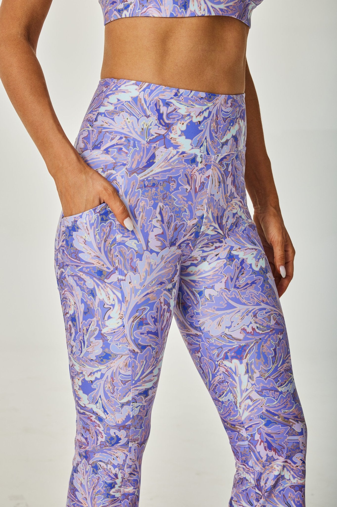 Herba High - waisted Flare Leggings - MYSILVERWIND